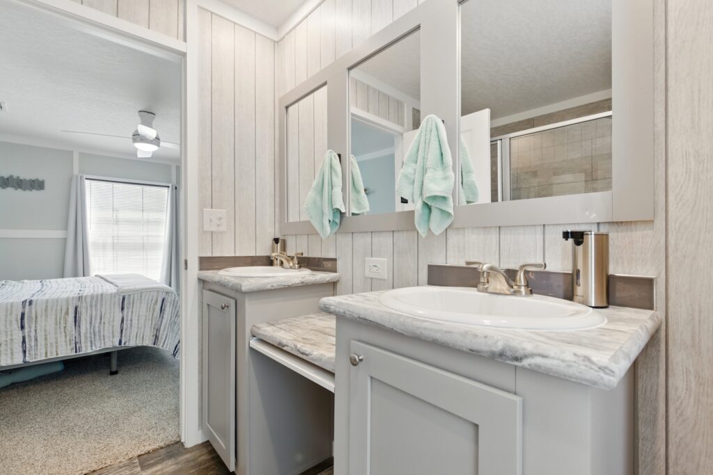 25_master en-suite